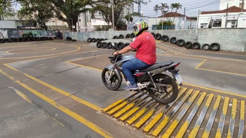 sem-prancha-e-sem-rampa?-veja-o-que-muda-no-exame-pratico-de-moto-com-as-novas-regras-da-cnh