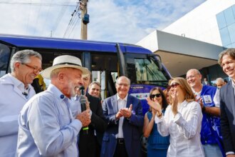 “aqui-nao-tem-dinheiro-do-vorcaro,-diz-lula-em-visita-a-hospital