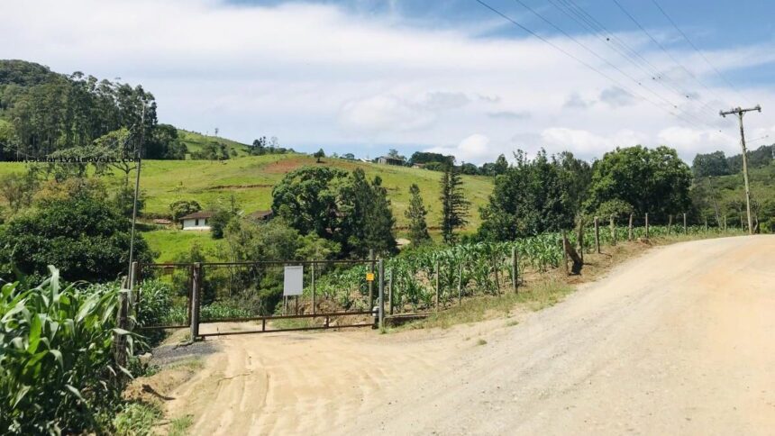 com-r$-12-milhoes,-trechos-rurais-estrategicos-serao-pavimentados-no-interior-de-sc