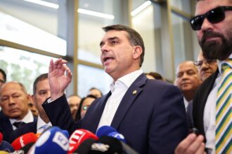 flavio-confirma-encontro-com-vorcaro-apos-banqueiro-ter-sido-preso