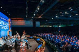 lula-diz-que-ouvira-demandas-de-empresarios-sobre-fim-da-escala-6×1
