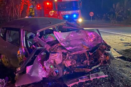 homem-morre-e-dois-ficam-gravemente-feridos-em-acidente-com-carreta-na-br-470-em-sc