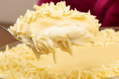 o-doce-de-abacaxi-com-chocolate-branco-que-nao-fica-enjoativo;-veja-o-segredo-da-receita