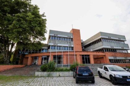 de-campus-universitario-a-megacomplexo-de-saude:-o-novo-destino-de-predio-abandonado-em-sc