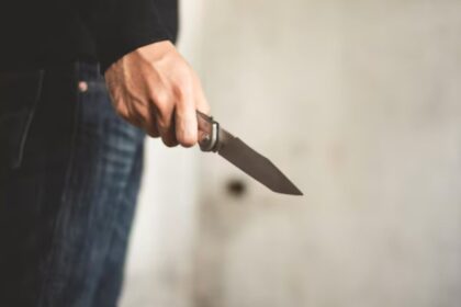 homem-que-tentou-matar-companheira-a-facadas-na-frente-dos-filhos-e-condenado-em-joinville