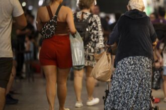 defeitos-em-calcadas-fazem-42%-dos-idosos-terem-medo-de-cair