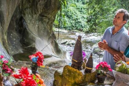 gruta-milagrosa-onde-jesus-e-maria-teriam-aparecido-ha-100-anos-encanta-fieis-em-sc