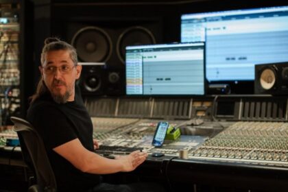 produtor-no-topo-do-heavy-metal-comecou-carreira-em-sc-em-estudio-improvisado-na-lavanderia