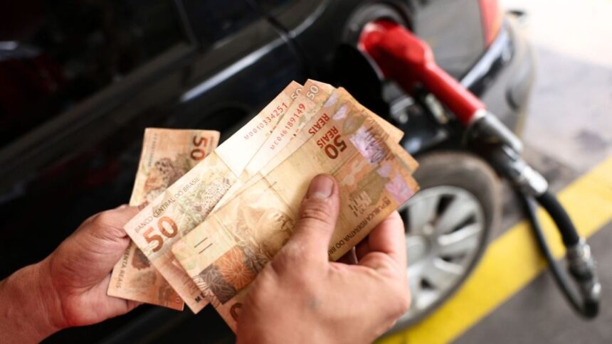 petrobras-vai-cortar-r$-0,35-do-preco-do-diesel-a-partir-desta-segunda-(1);-entenda-a-mudanca