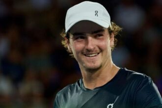 joao-fonseca-x-jakub-mensik:-onde-assistir-ao-vivo,-horario-e-premiacao-em-roland-garros