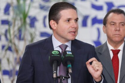 hugo-motta-condiciona-votacao-de-plp-dos-combustiveis-a-urgencia-da-escala-61;-entenda