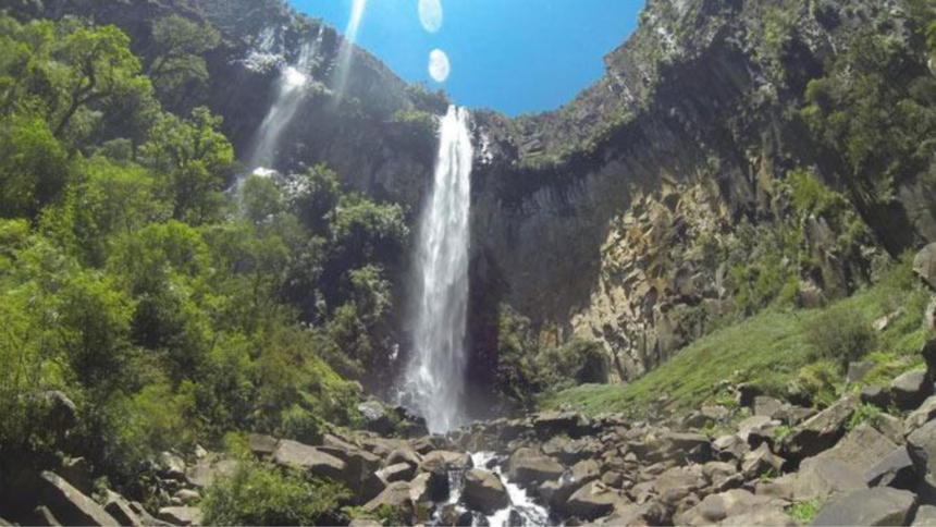 um-dos-lugares-mais-frios-do-brasil-esconde-cachoeira-de-100-metros-na-serra-de-sc