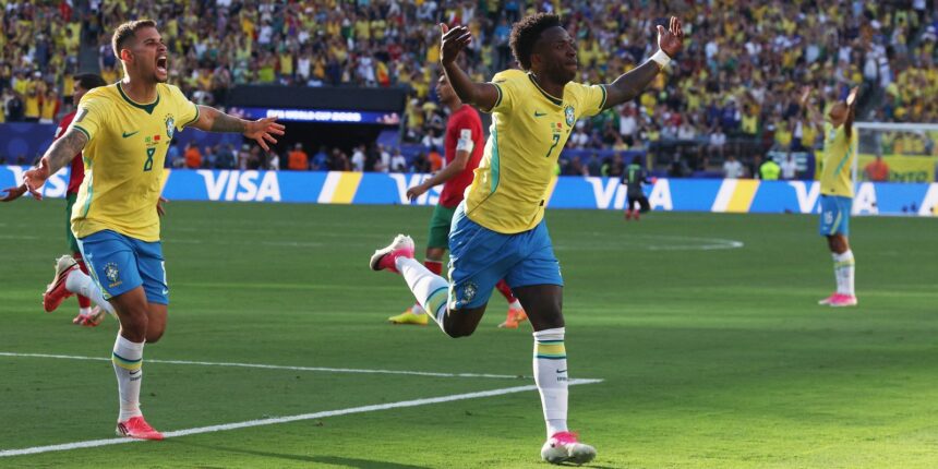 raphinha,-vini-jr.-e-douglas-santos-se-destacam-nos-numeros-da-estreia
