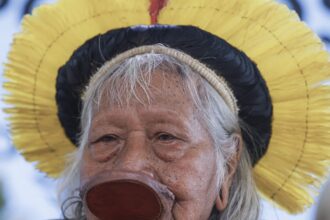 cacique-raoni-apresenta-melhora,-mas-continua-internado-na-uti