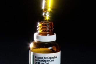maioria-dos-pacientes-que-importa-remedios-canabicos-faz-musculacao