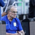 racha-no-elenco?-jogadores-do-uruguai-se-revoltam-e-batem-de-frente-com-marcelo-bielsa;-entenda