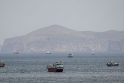 petroleiro-e-atingido-em-ormuz-em-meio-a-ataques-entre-ira-e-eua