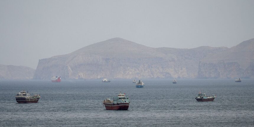petroleiro-e-atingido-em-ormuz-em-meio-a-ataques-entre-ira-e-eua