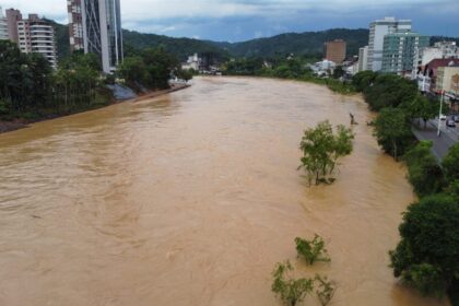 el-nino-traz-de-volta-fantasma-da-enchente-e-cidades-de-sc-criam-forca-tarefa-contra-fenomeno
