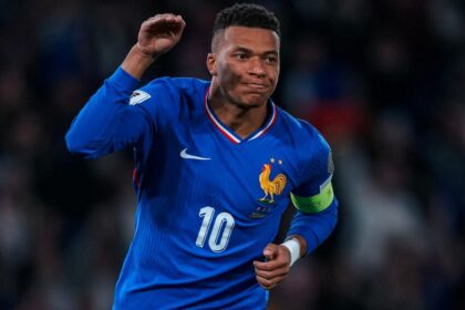 pardon,-mbappe:-peticao-inusitada-da-torcida-bomba-apos-atacante-marcar-6-gols-na-copa