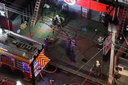 segundo-incendio-do-dia-atinge-comercio-e-mobiliza-equipes-de-resgate-na-grande-florianopolis