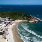 prefeitura-de-florianopolis-ordena-desocupacao-de-comercios-na-praia-da-joaquina