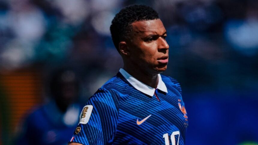 video:-mbappe-marca-duas-vezes-em-franca-x-inglaterra-e-pressiona-messi-na-final-da-copa-do-mundo