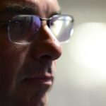 flavio-bolsonaro-emitiu-notas-de-r$-1-milhao-a-empresa-que-recebeu-aportes-de-vorcaro,-diz-site