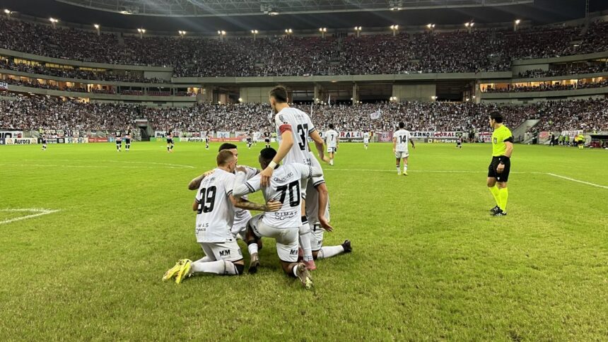 figueirense-desbanca-o-santa-cruz-com-gol-de-galego-e-sonha-com-a-classificacao