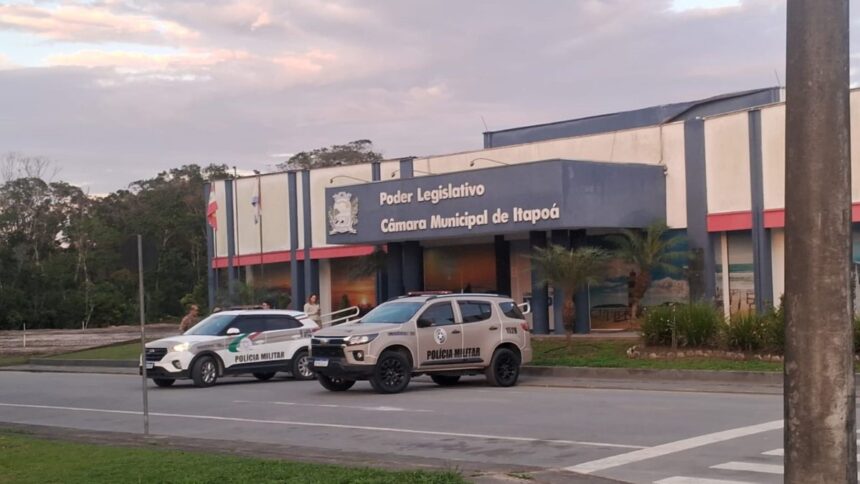 megaoperacao-investiga-infiltracao-de-faccao-na-politica-e-intimidacao-de-moradores-em-sc