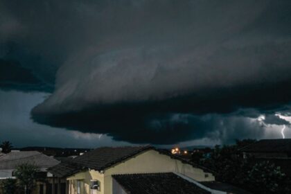 ciclone-intensifica-nova-frente-fria-no-sul,-traz-risco-de-tempestades,-granizo-e-ventos-de-ate-100-km/h