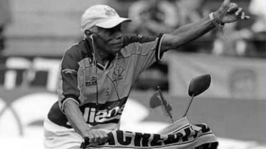 socio-001:-morre,-aos-84-anos,-torcedor-que-viajava-mais-de-18-km-de-bicicleta-para-acompanhar-os-jogos-de-time-catarinense