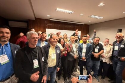 prd-e-solidariedade-oficializam-candidatos-em-sc-com-discursos-sobre-stf,-mulheres-na-politica-e-8-de-janeiro