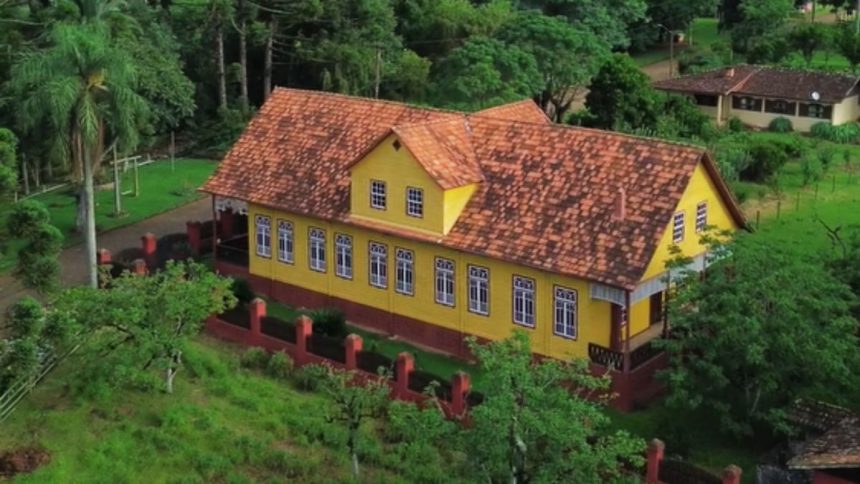 casarao-centenario-preserva-historias-de-familia-poderosa-e-segredos-do-contestado-em-sc