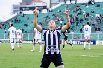 figueirense-vence-o-maranhao,-mas-termina-a-serie-c-diante-do-espelho-dos-proprios-erros-na-temporada