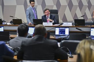 ajustes-no-texto-adiam-votacao-da-mp-da-“taxa-das-blusinhas”