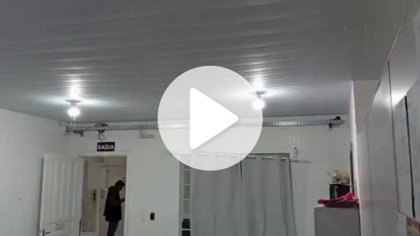 forro-desaba-dentro-da-sala-em-escola-apos-temporal-com-granizo-em-sc