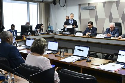 ccj-do-senado-aprova-pec-que-acaba-com-jornada-6×1