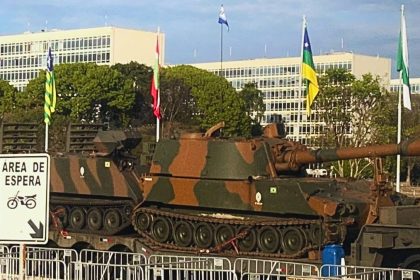 seguranca-reforcada-fecha-esplanada-e-cerca-predios-dos-tres-poderes-para-desfile-de-7-de-setembro-em-brasilia