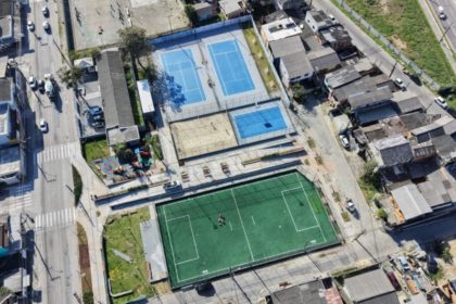 praca-de-itajai-sera-reaberta-apos-investimento-de-r$-1,8-milhao-e-ganhara-6-mil-m-de-area-de-lazer-com-quadras-para-tenis,-futebol,-basquete-e-beach-tennis