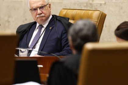 ex-ministros-e-sociedade-civil-divulgam-carta-em-apoio-a-fachin