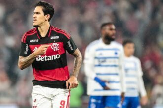 r$-50-milhoes-por-mes:-flamengo-mantem-hegemonia-financeira-no-brasil-e-bate-de-frente-com-faturamento-de-r$-25-bilhoes