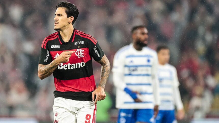 r$-50-milhoes-por-mes:-flamengo-mantem-hegemonia-financeira-no-brasil-e-bate-de-frente-com-faturamento-de-r$-25-bilhoes