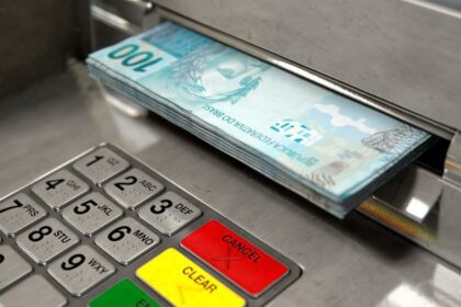 primeira-parcela-do-decimo-terceiro-salario-ja-tem-data-para-cair-na-conta-dos-trabalhadores-em-2026
