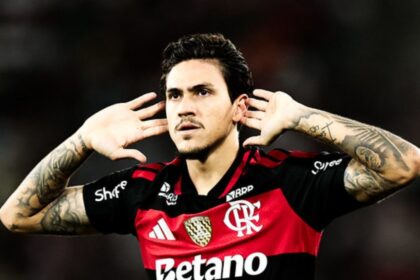video:-veja-a-atitude-de-pedro-com-leonardo-jardim-apos-irritacao-em-jogo-do-flamengo